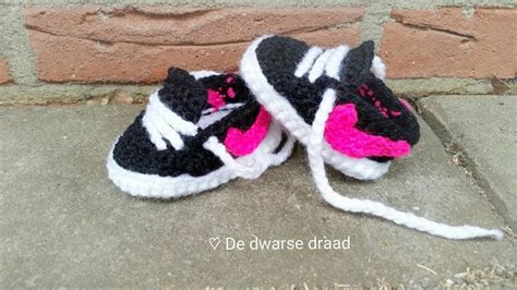 gratis patroon voor nike s schoentjes haken|Babyschoentjes haken .